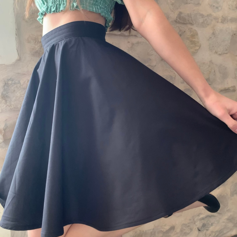 Jupe noire élégante et fluide - Confection artisanale | Flanelle